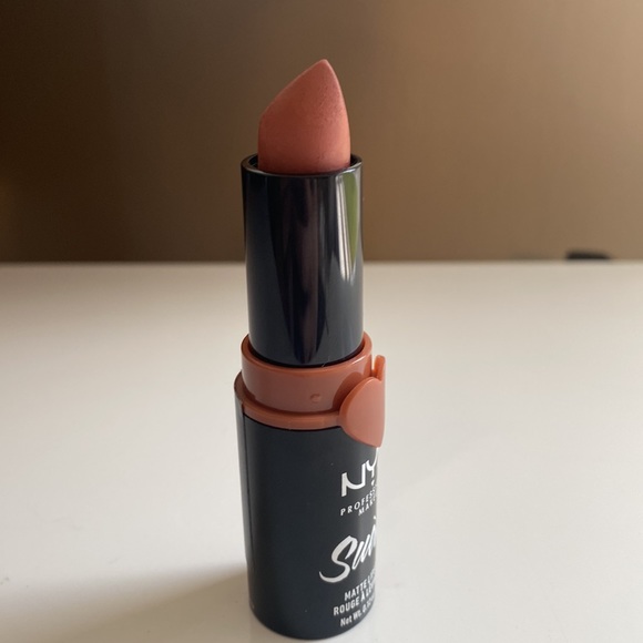 NYX Suede Matte Lipstick In the Shade: Free Spirit MFRD0W - Picture 5 of 6